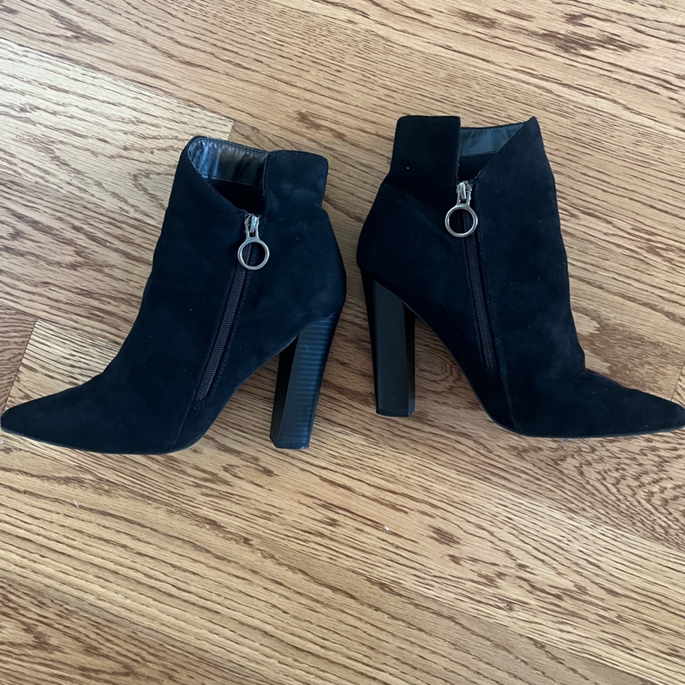 Black Suede Look Pointed Toe Ankle Booties Size 8.5 | Block Heel | Side Zip